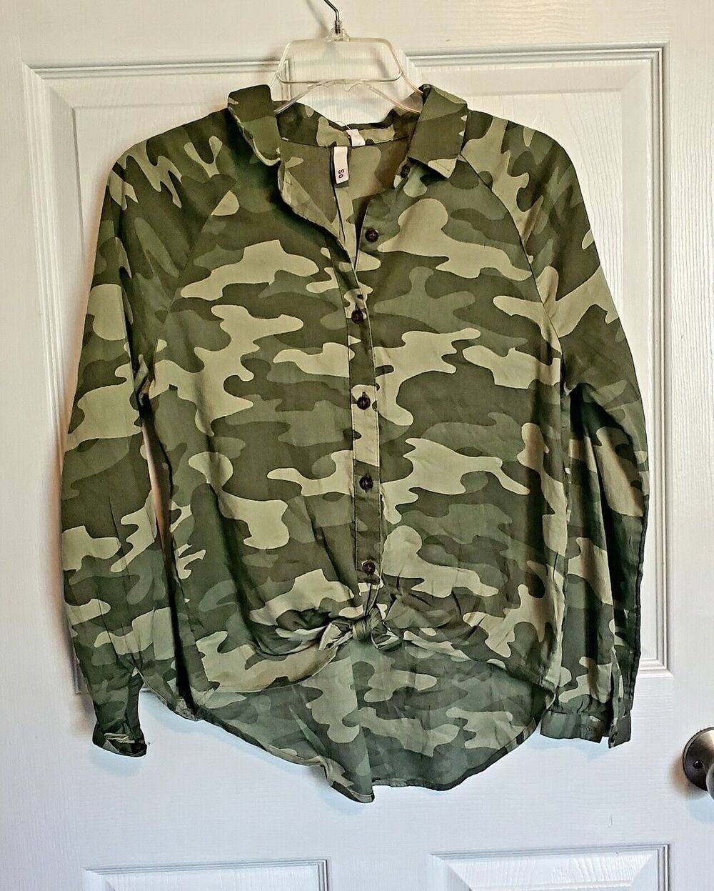 So Long Sleeve Button Down NWT Camo Shirt Wear 2 Ways Tied Or Straight XL 14 16